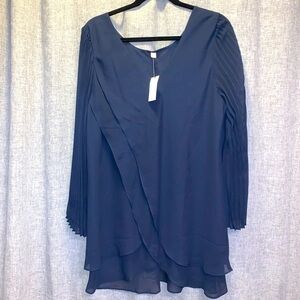 *women's Hot in Hollywood Large Pleated sleeve top NWT